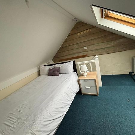 Shared House In Chakeshill Drive Hotel Bristol Exterior photo