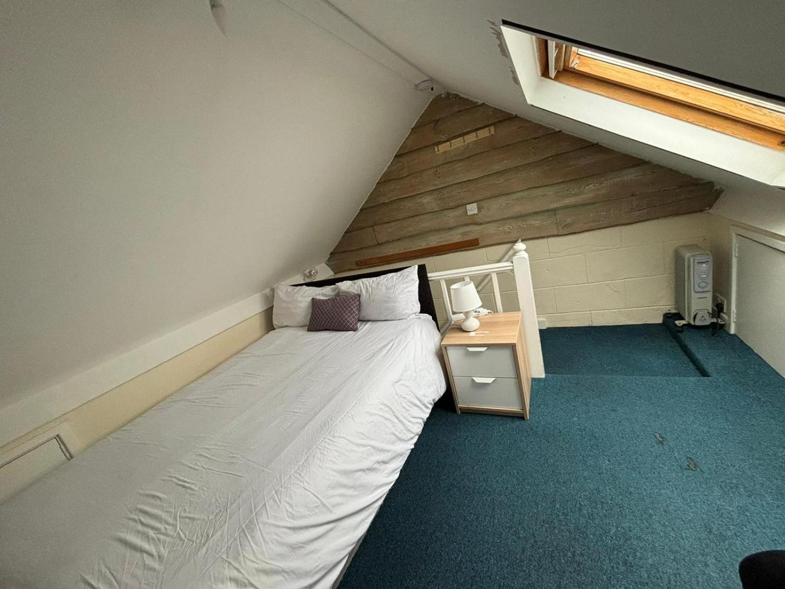Shared House In Chakeshill Drive Hotel Bristol Exterior photo